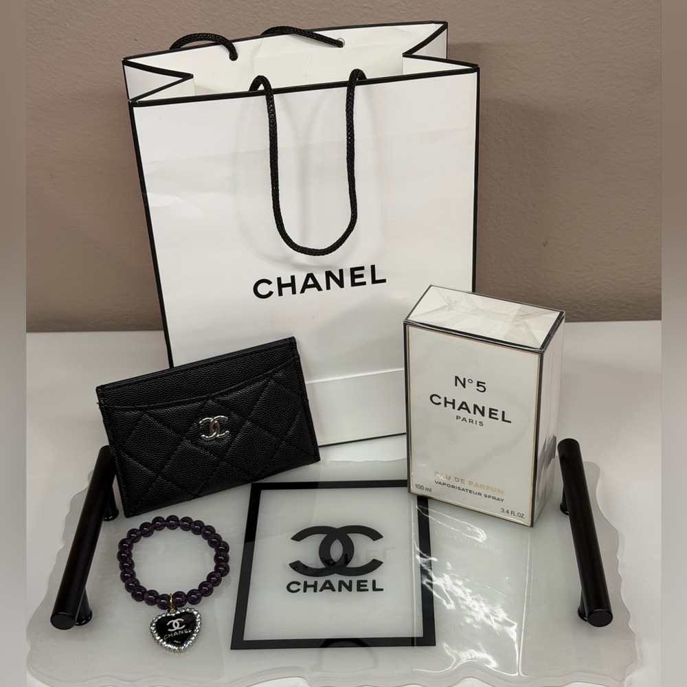 🔥🖤CHANEL BUNDLE🖤🔥 No. 5 Eau de Parfum 100ml, GWP CARD HOLDER & Chanel Charm
